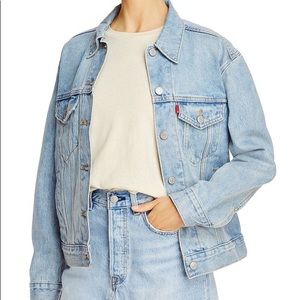 Levi’s ex-boyfriend trucker jean jacket NWT